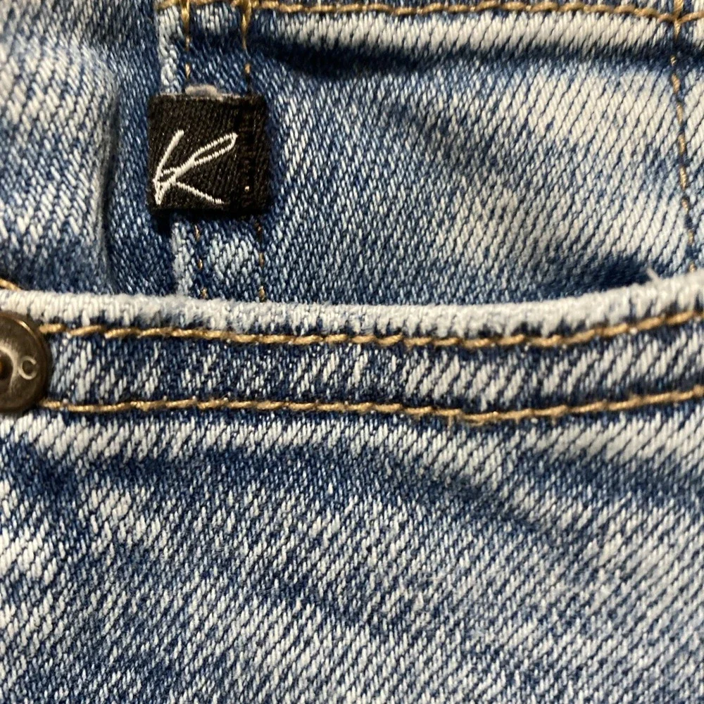 KanCan Jeans Women's 0/23 Blue Acid Wash Distressed High Waist Raw Hem Denim